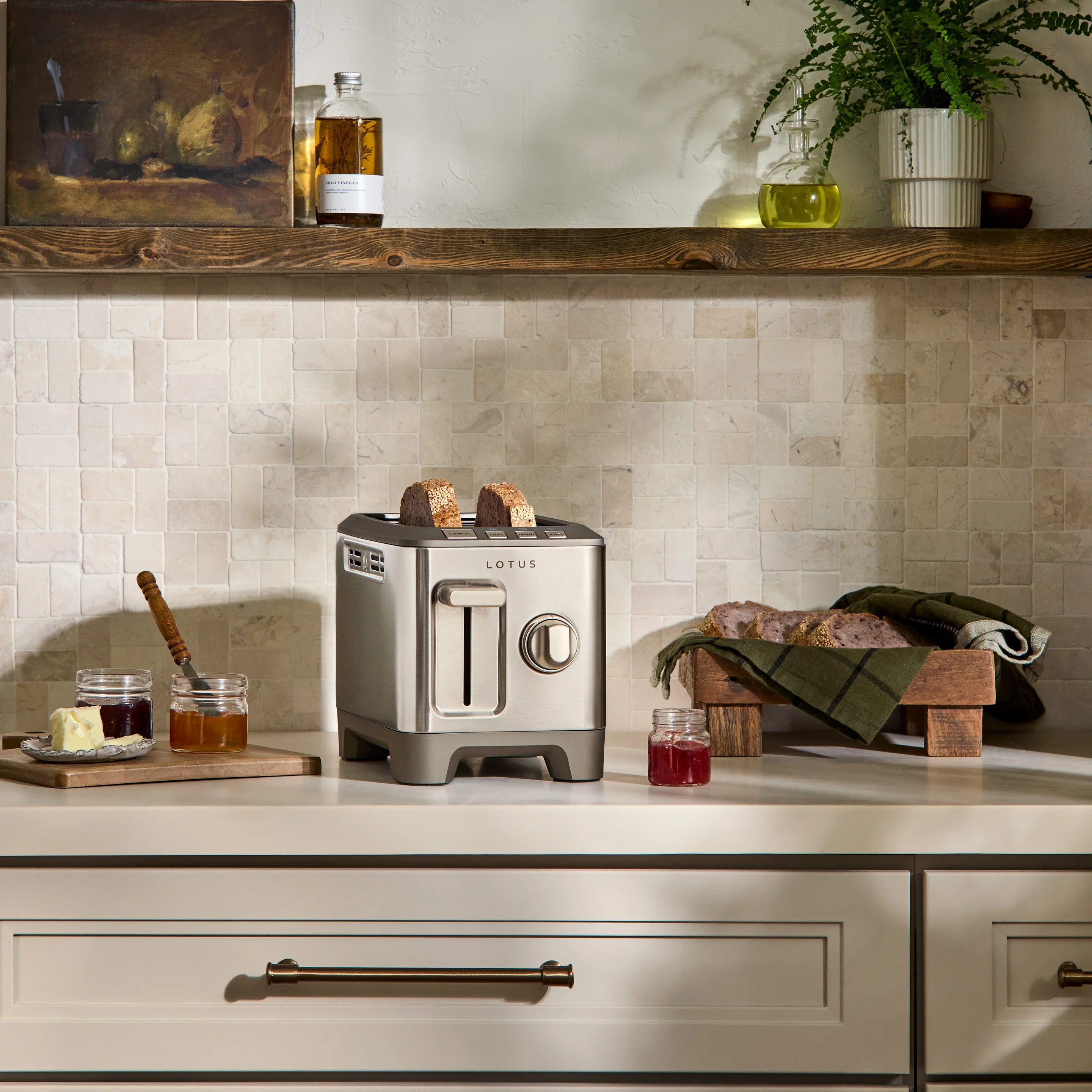 toast cooking in the two slice™ precision toaster model ltstr502