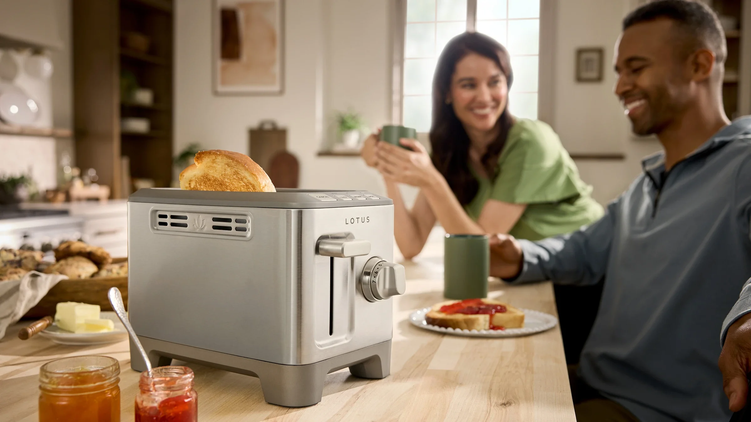 bagels toasting in the two slice™ precision toaster model ltstr502 with wide slots for everyday favorites