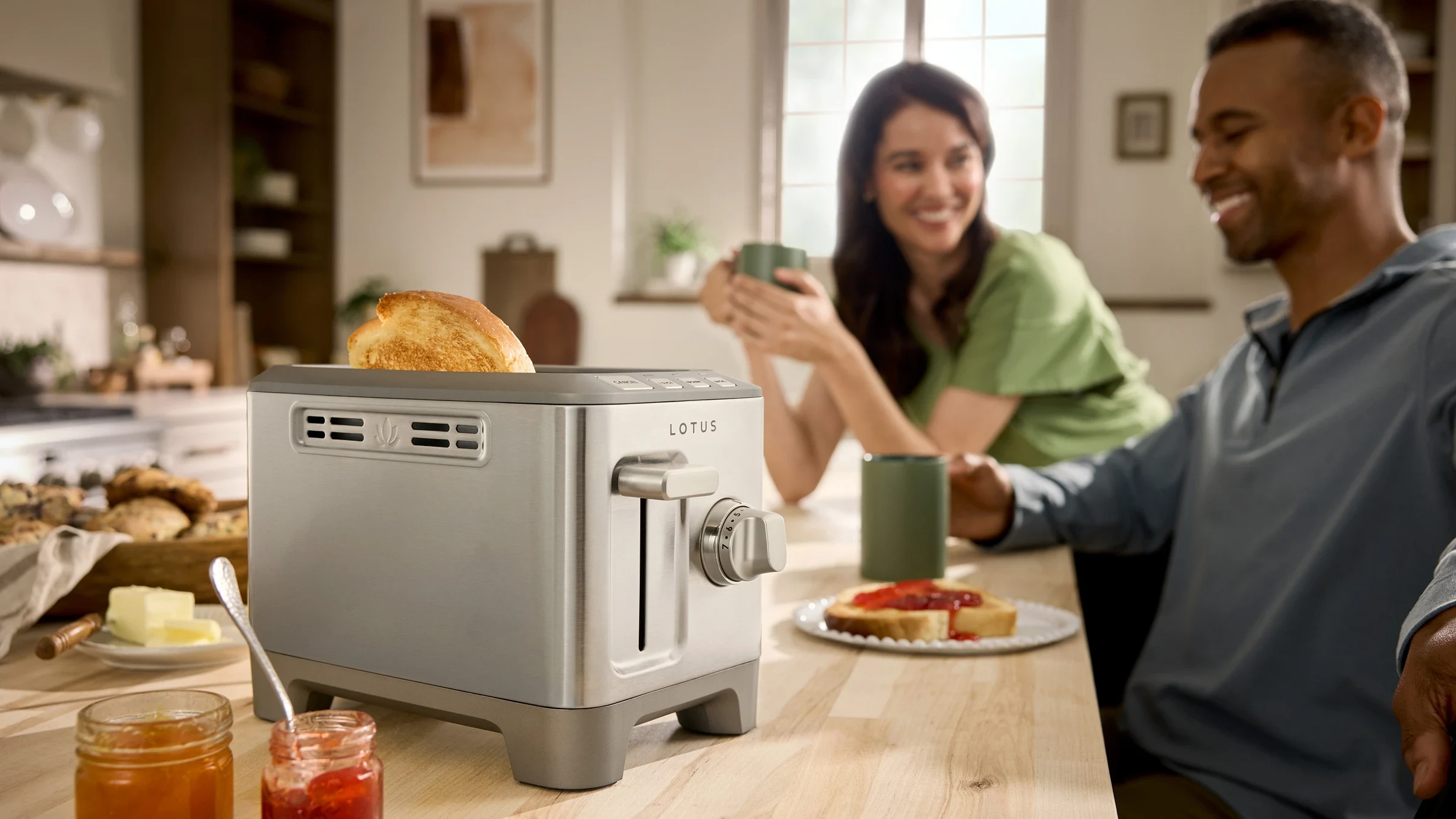 bagels toasting in the two slice™ precision toaster model ltstr502 with wide slots for everyday favorites