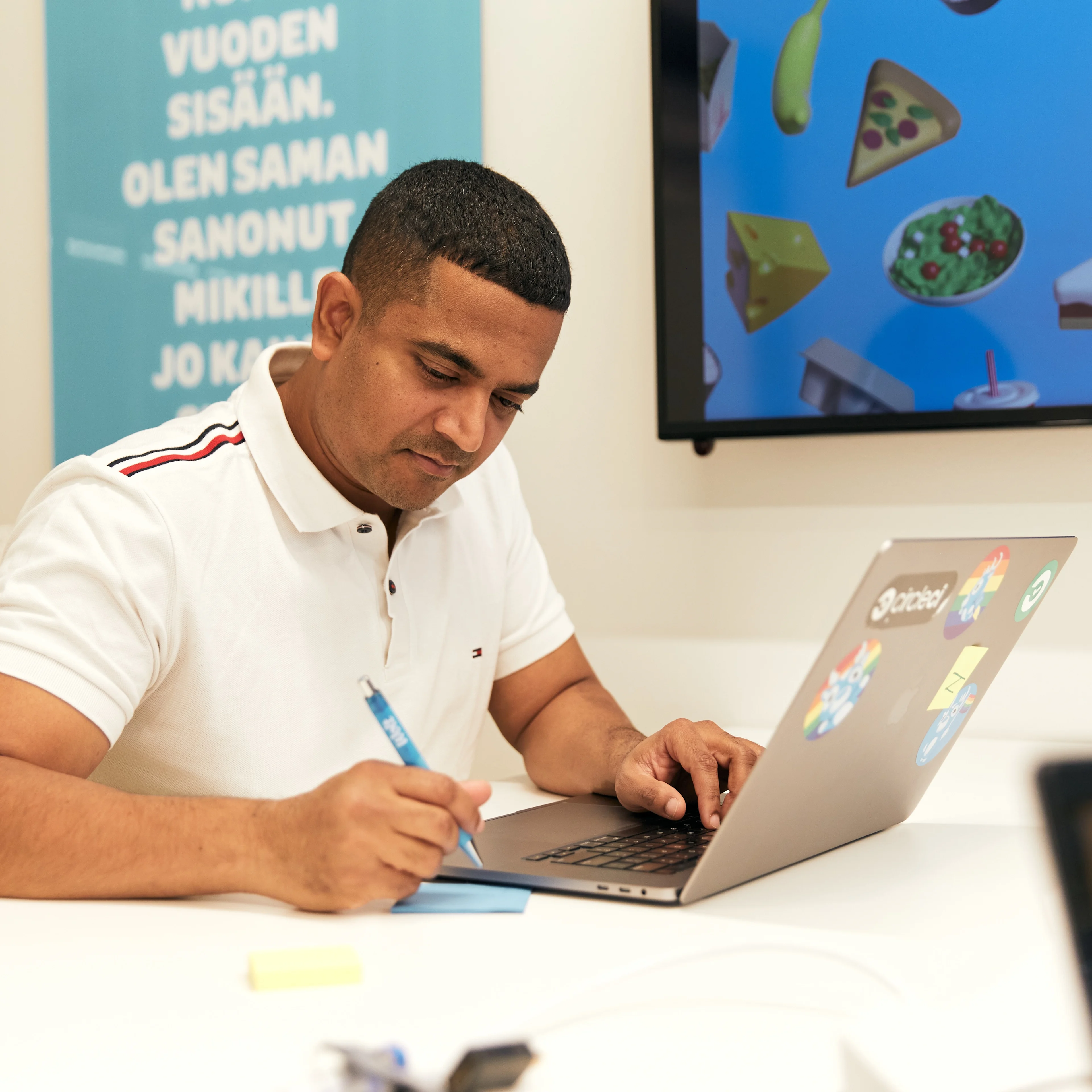 Square - working on laptop, office 12