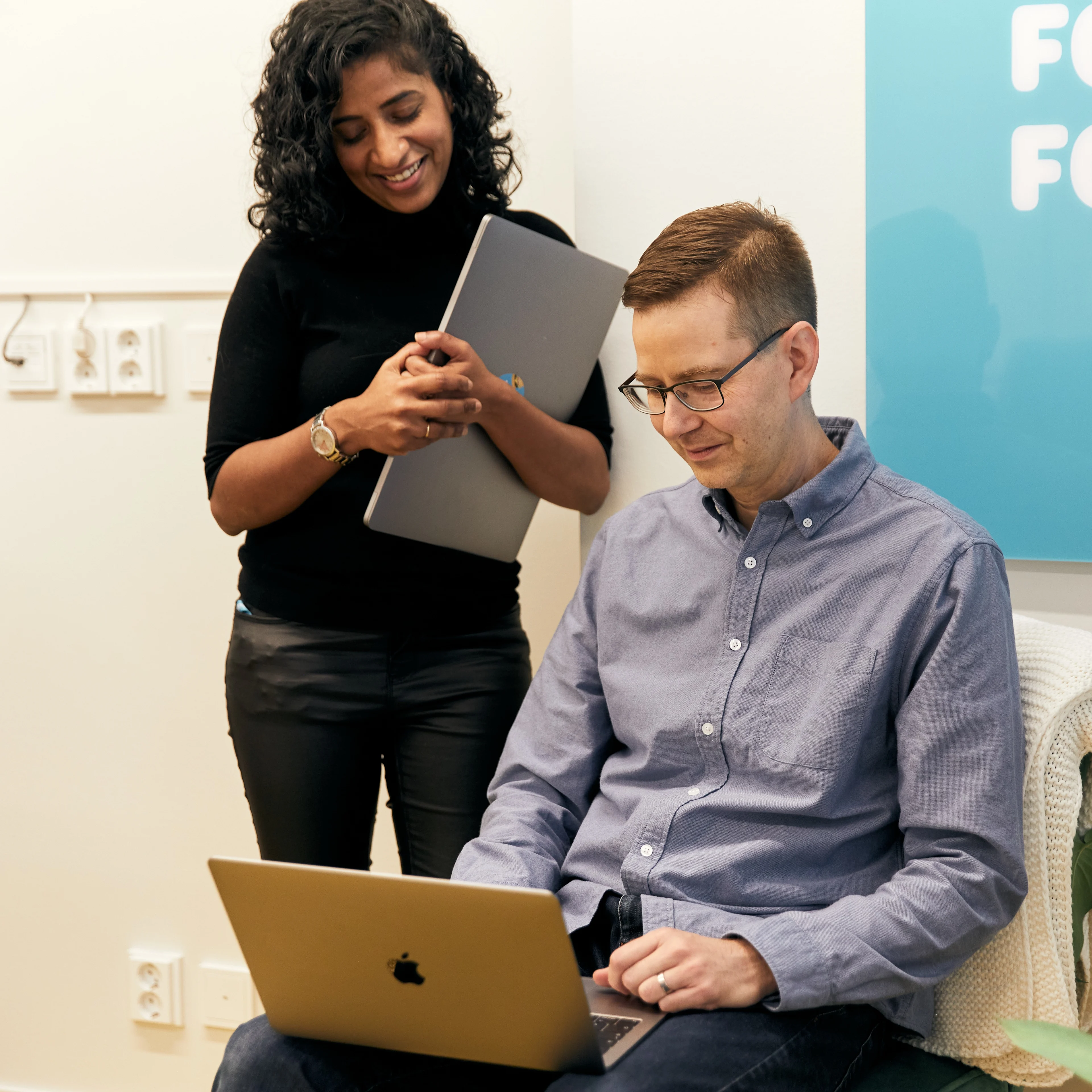 Square: HQ office: working together photo
