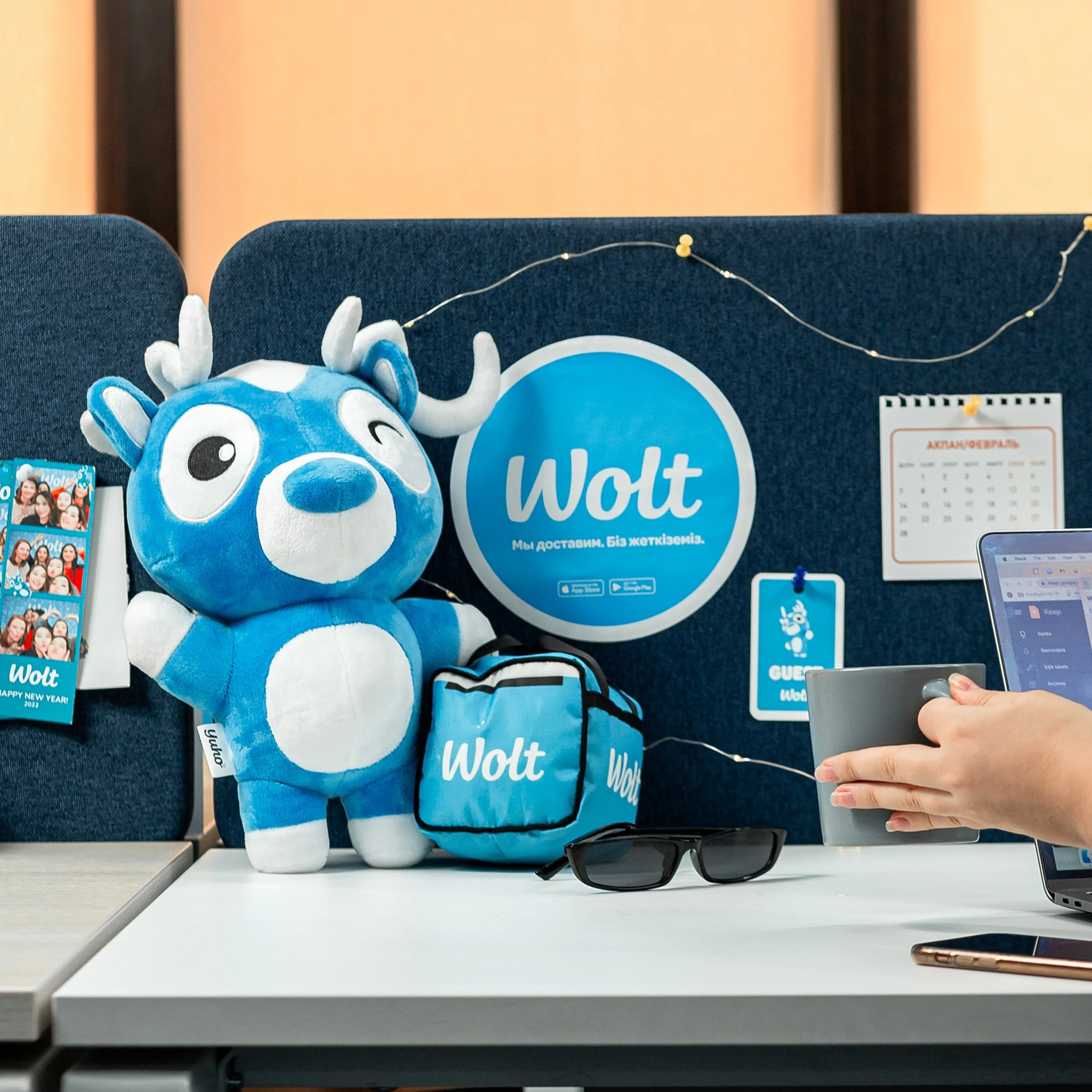 Product: yuho on desk