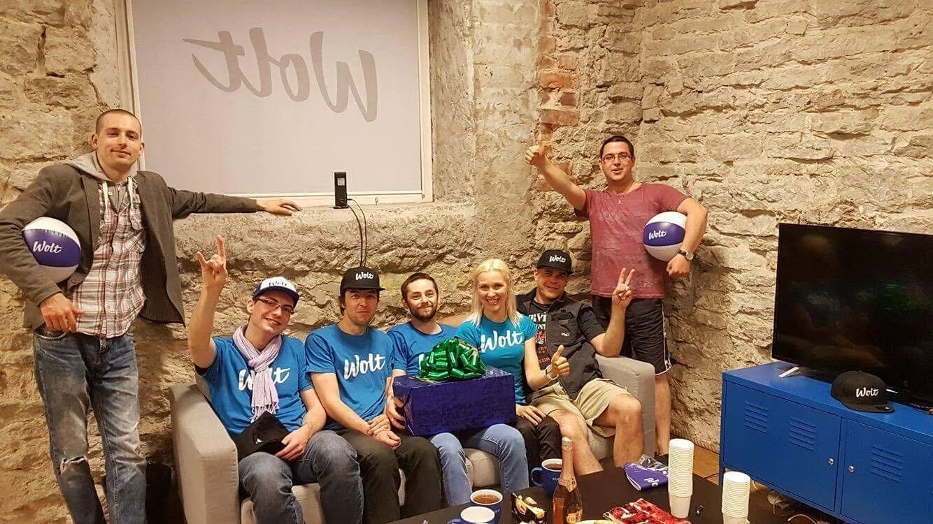 Main image - Juri Gurski - Tech support - Sitting with teammates