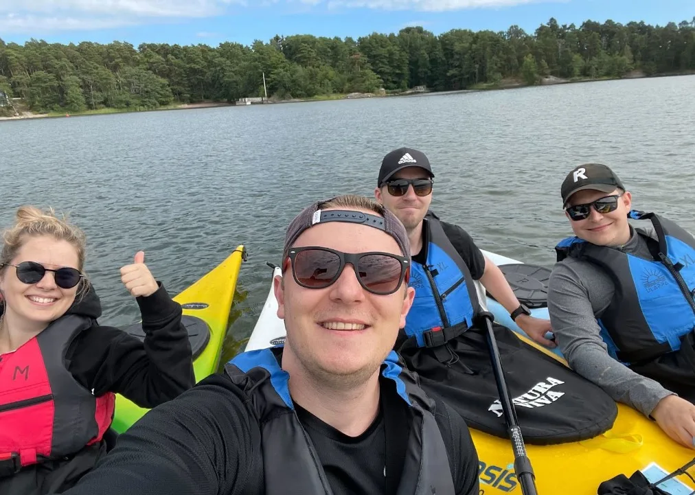 Aylen's team kayaking