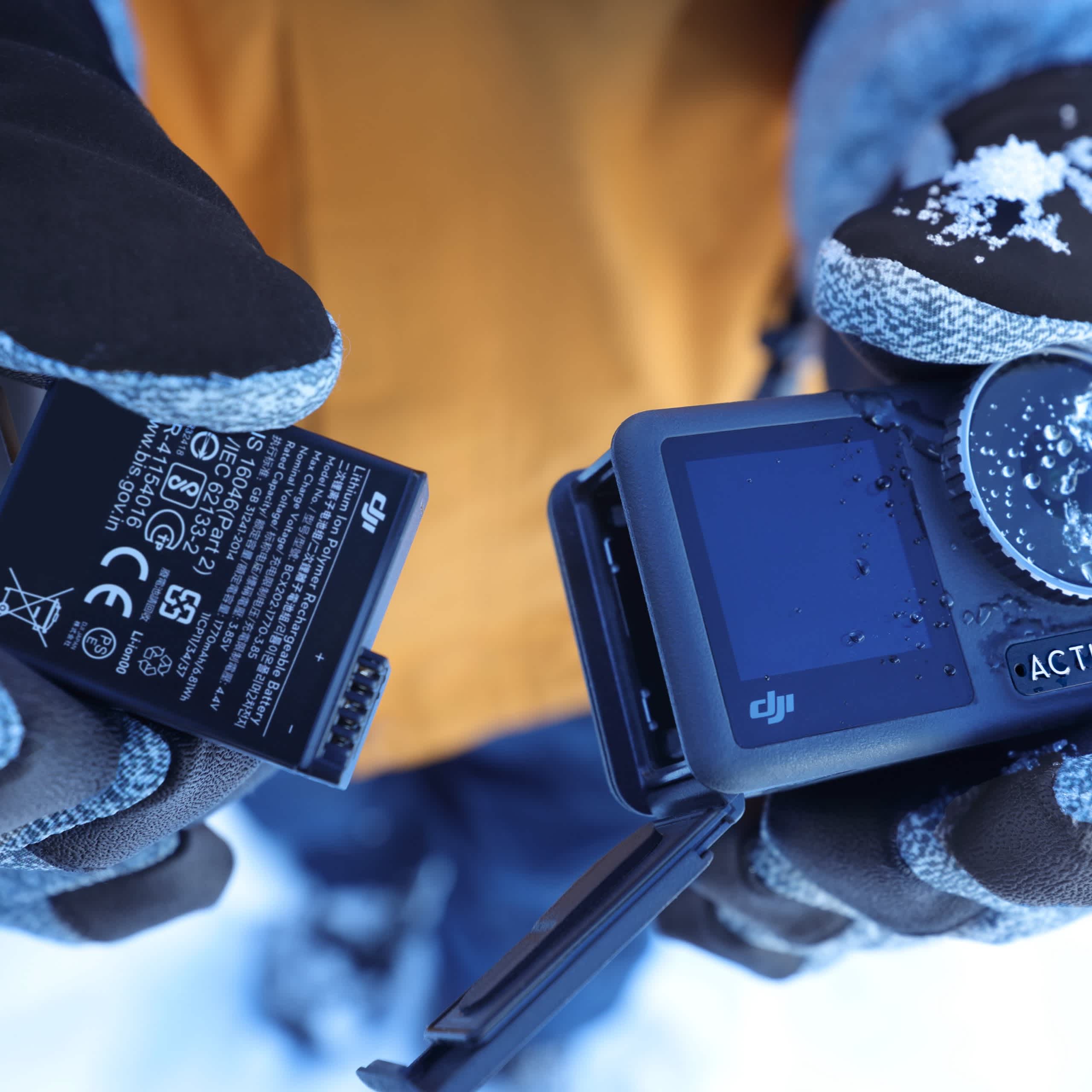 DJI Osmo Action Extreme Battery in snow.