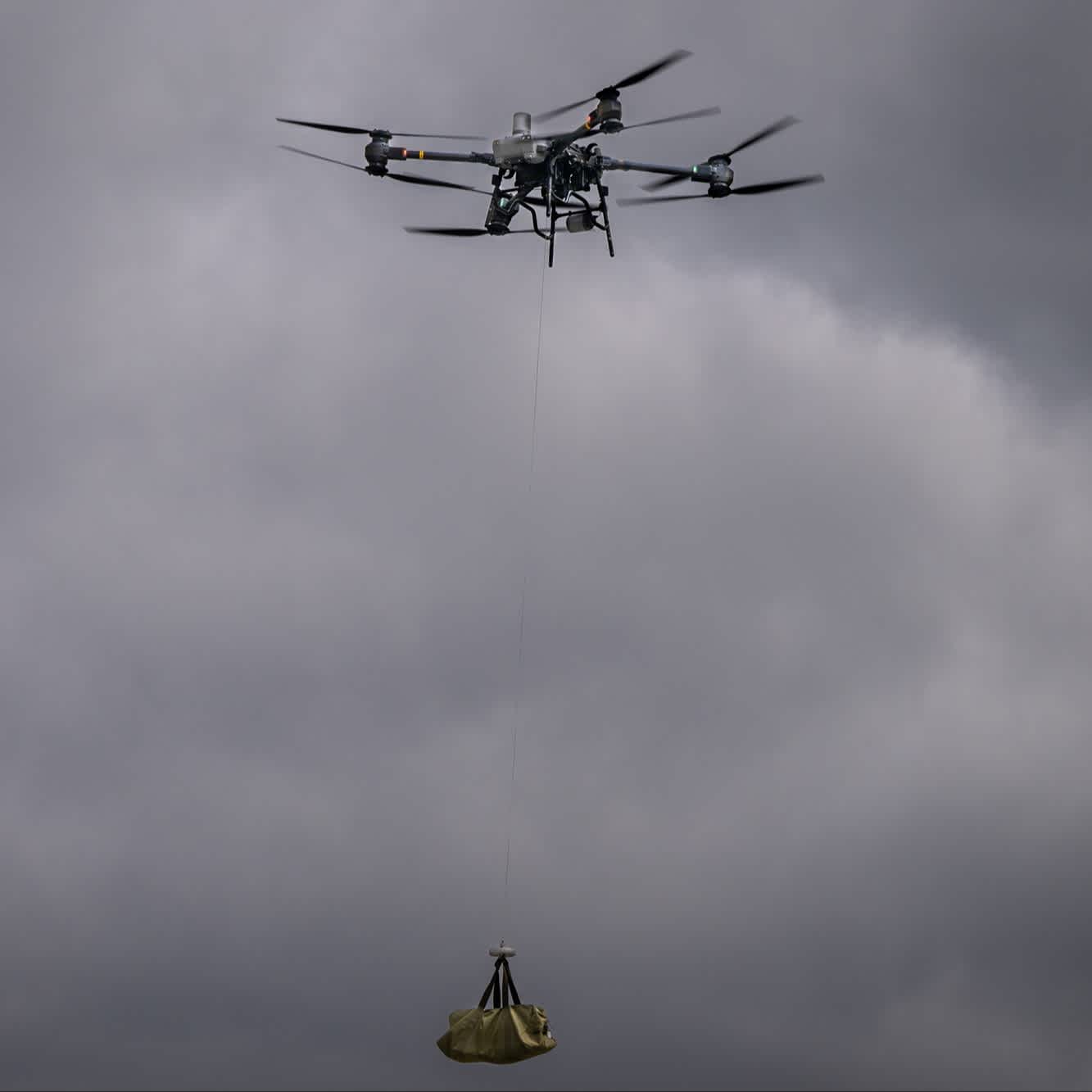 DJI FlyCart 30 is suitable for a range of delivery applications.