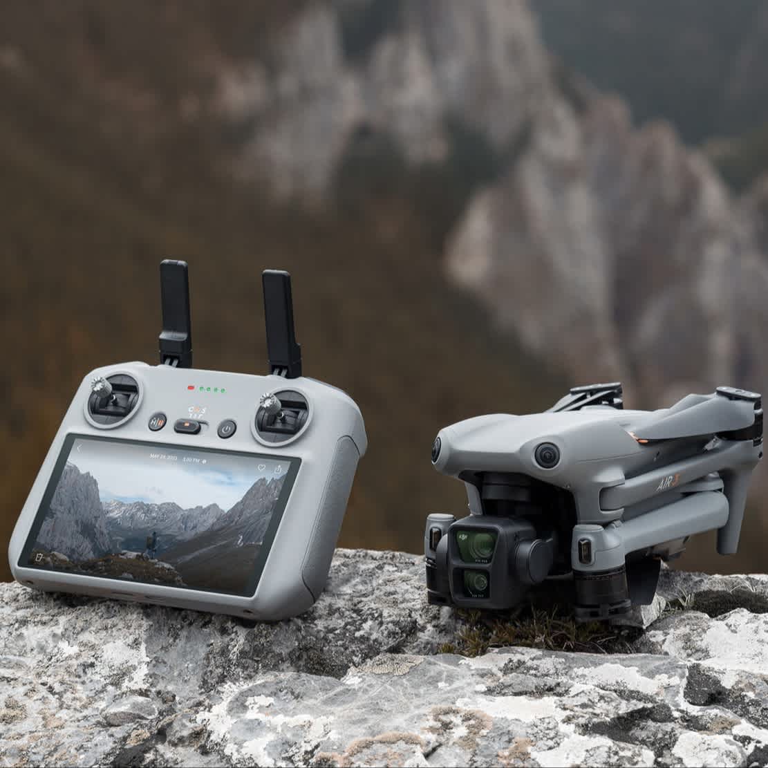 DJI RC 2 controller.