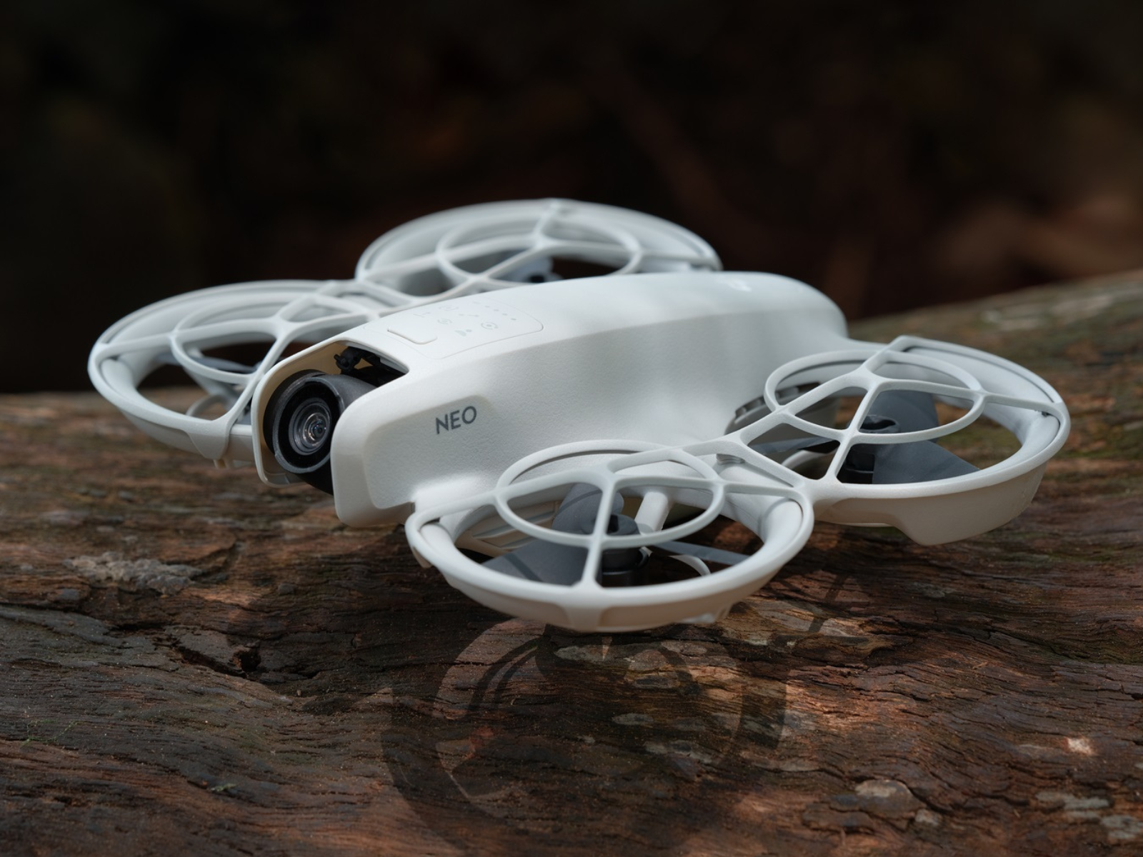 Review: DJI Neo - A Mini Selfie Drone With FPV Capabilities