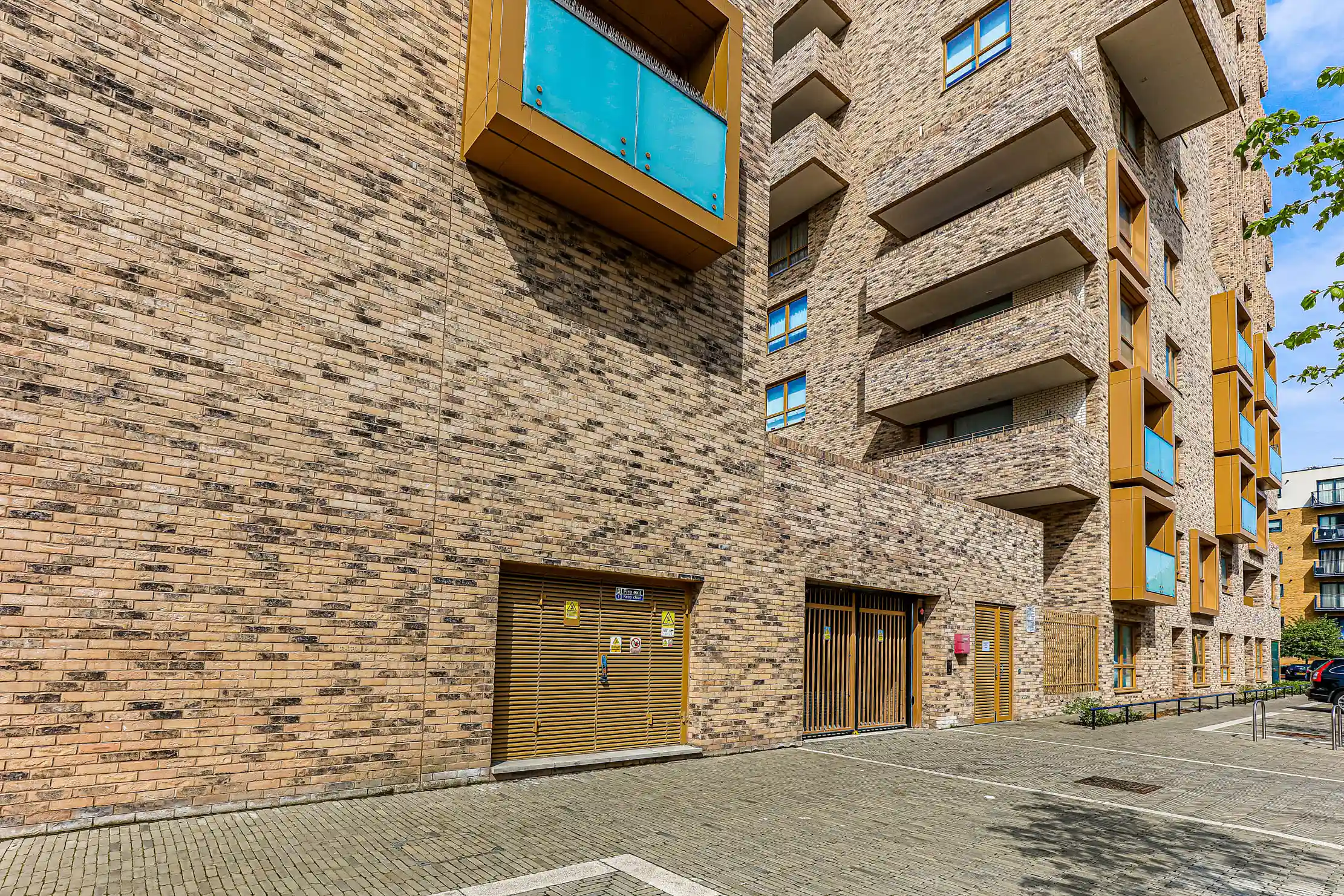 Southmere village - New ivanhoe cream bricks