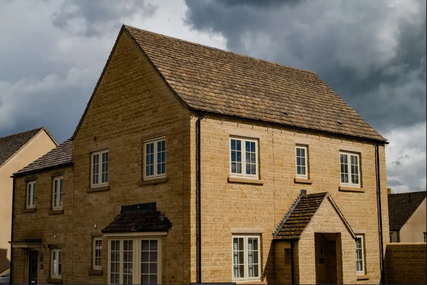 Miller Homes, Tetbury - Shearstone walling stone, Cotswold Village (Cottage)