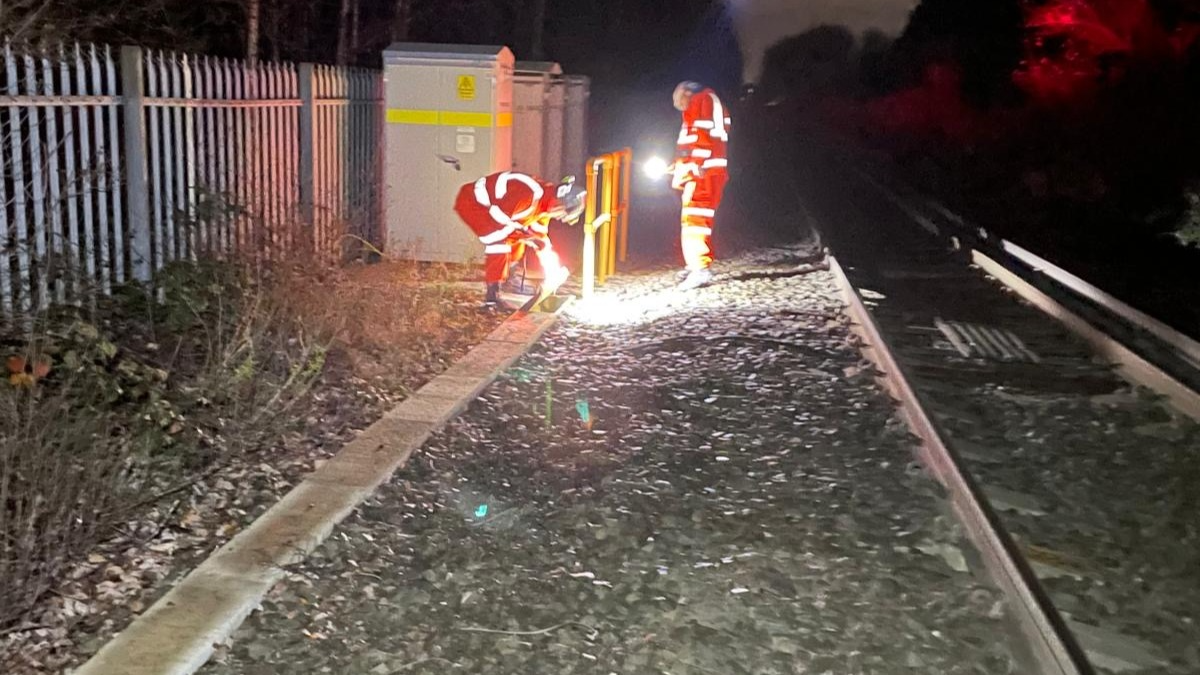 Ibstock Anderton Gen3 Cable Trough install on railway
