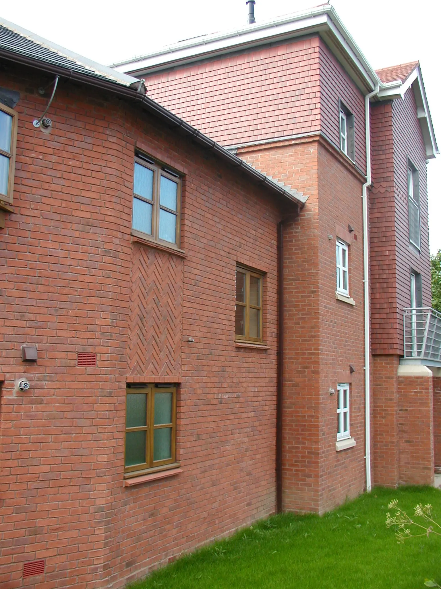 Brick type used: Commercial Red