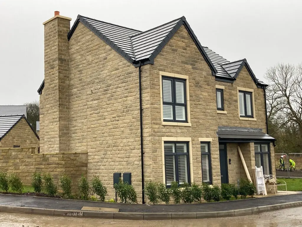 Anstone Olde Heather Black (Pitched) walling stone - Lovell Homes, Whalley Manor, Clitheroe