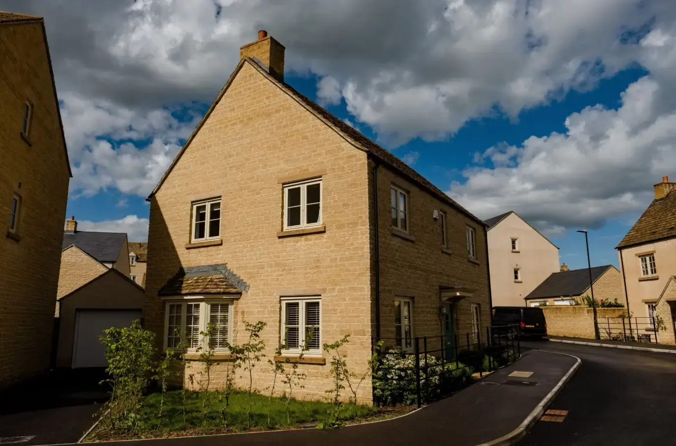 Miller Homes, Tetbury - Shearstone walling stone, Cotswold Village (Cottage)