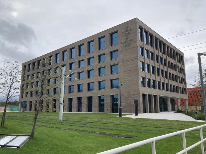 Brick type: Bradgate Medium Grey 