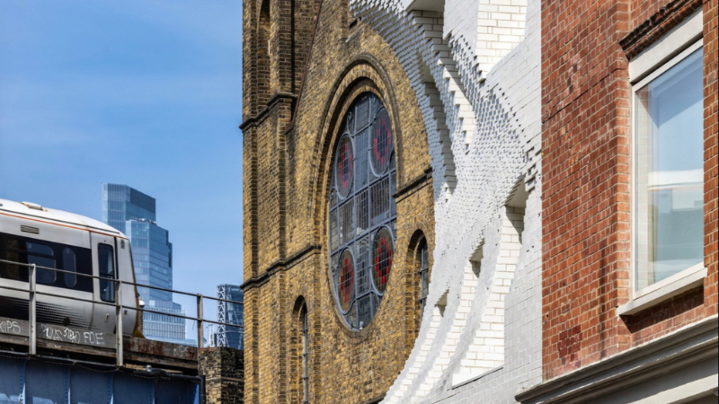 The Scoop - White glazed bricks