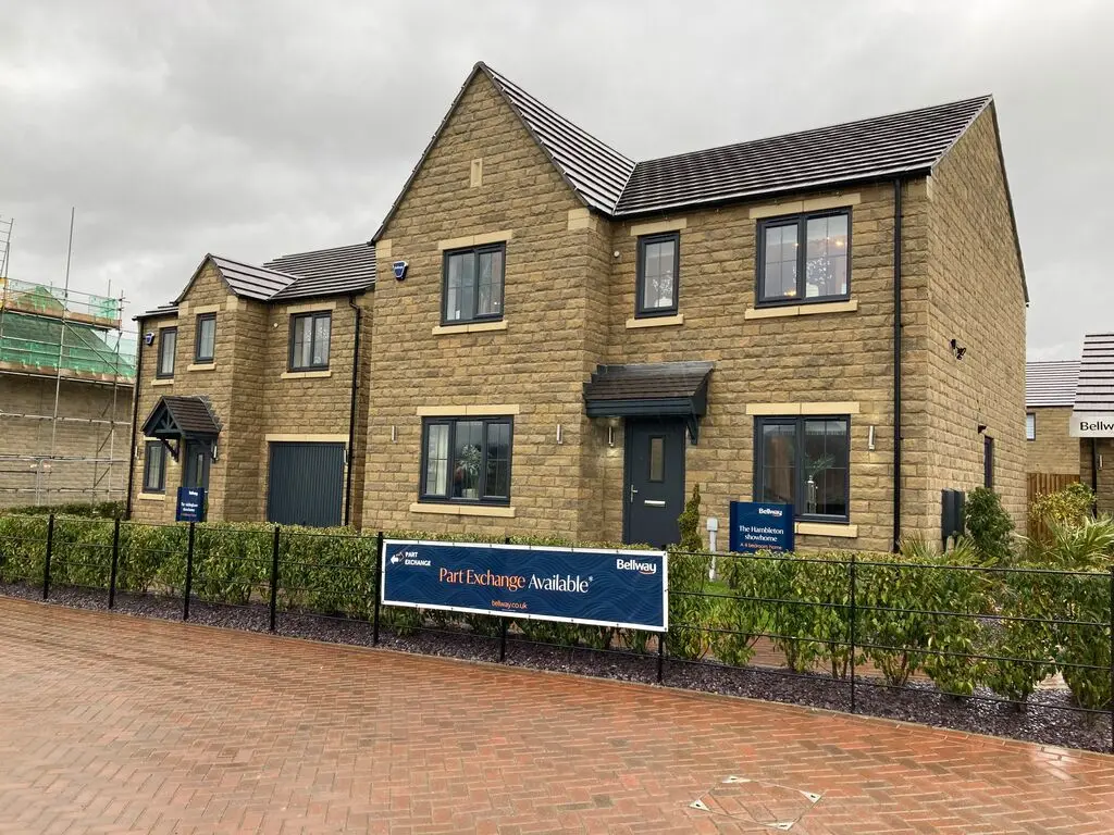 Anstone Olde Heather Black (Pitched) walling stone - Bellway Homes, Clifford Gardens, Skipton