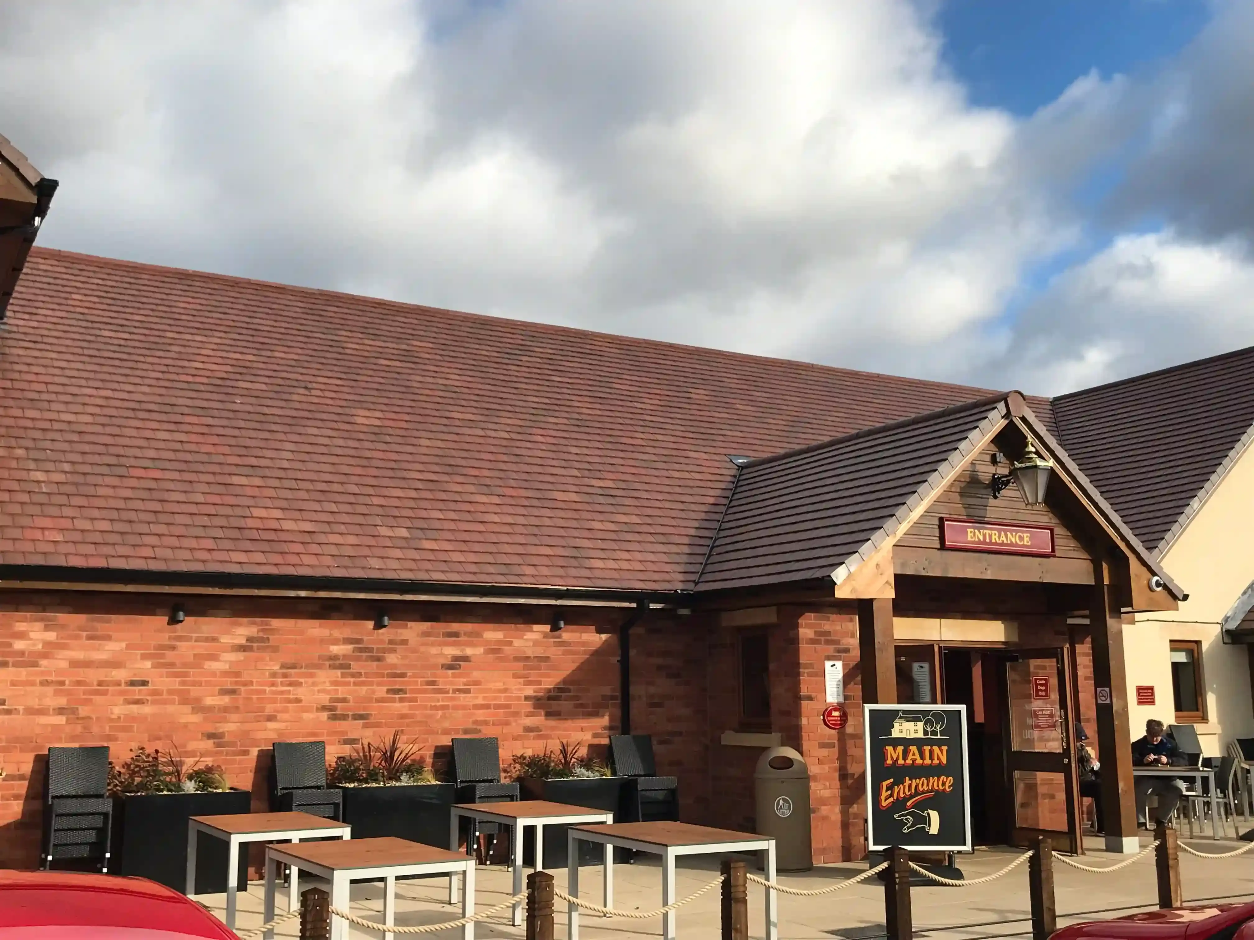 Gemini roof tile, Mixed Russet - Farmhouse inn, Woodhouse Park, Nottingham