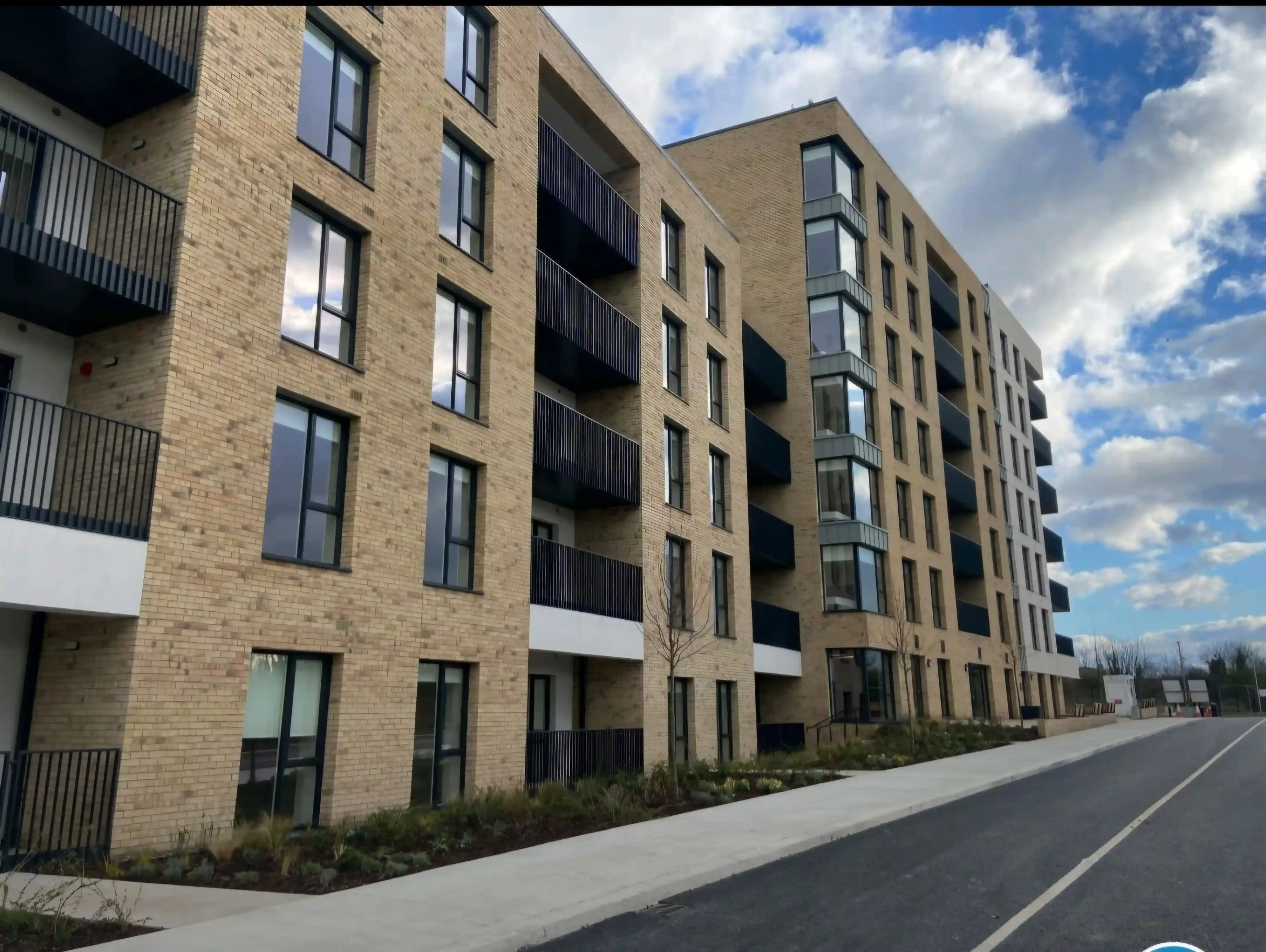 Ivanhoe Cream Original & Staffordshire Slate Blue Smooth - Belmayne, Clare Hall, Ireland