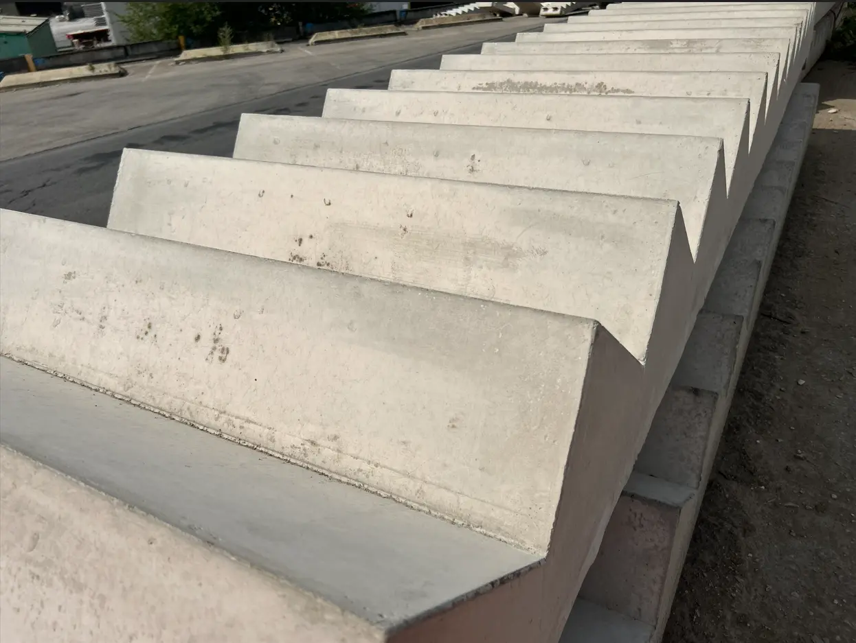 Precast staircase