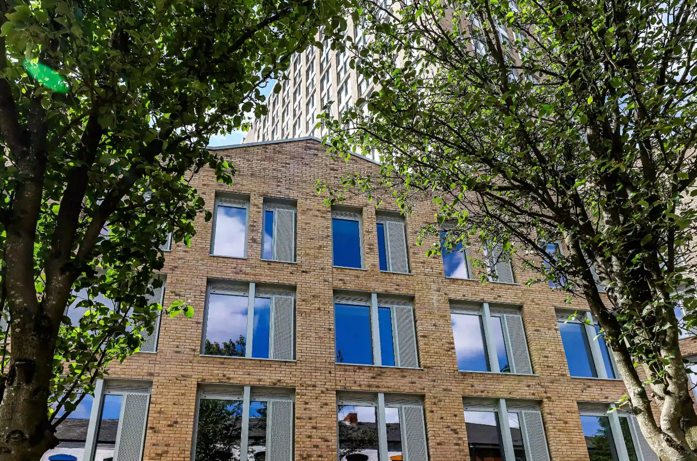 Birkdale Grove Ivanhoe Cream & Bradgate Medium Grey bricks