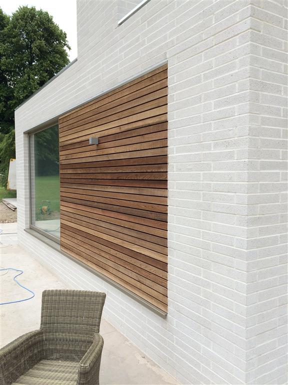 The Cottage, Broadleas, Reigate - Architectural Masonry, Shot-Blasted, Ivory, Linear Bricks