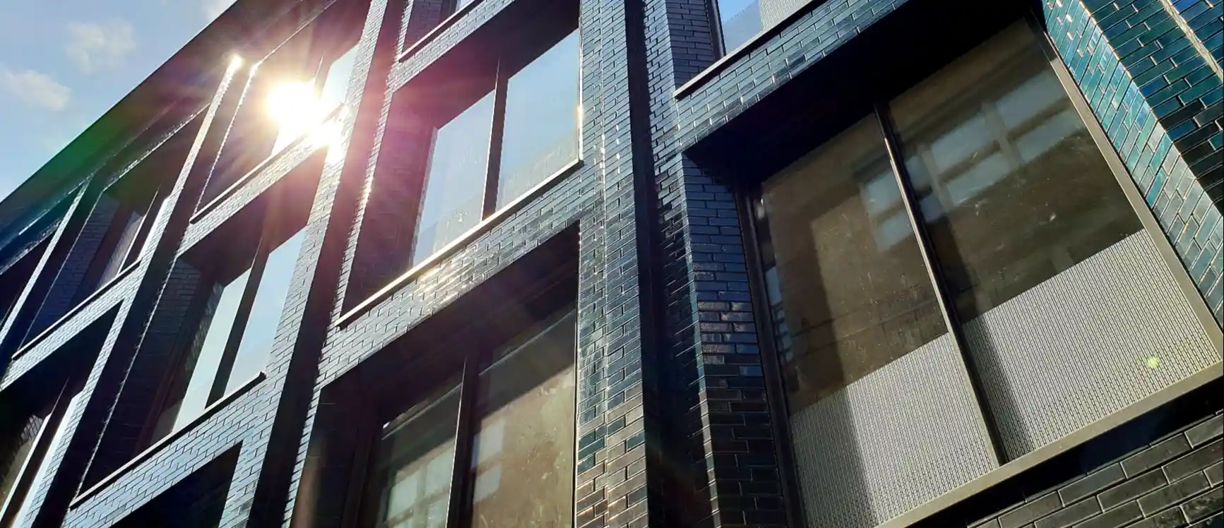 Beak Street - Nexus façade system & Glazed Bricks