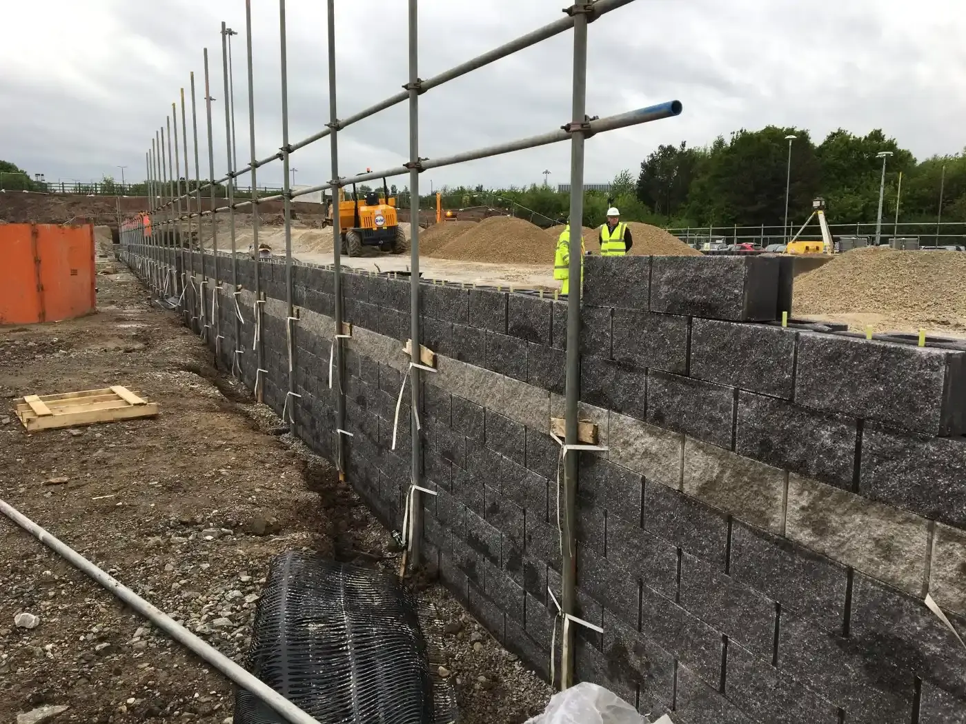 Keystone Retaining Wall - Manchester Airport project
