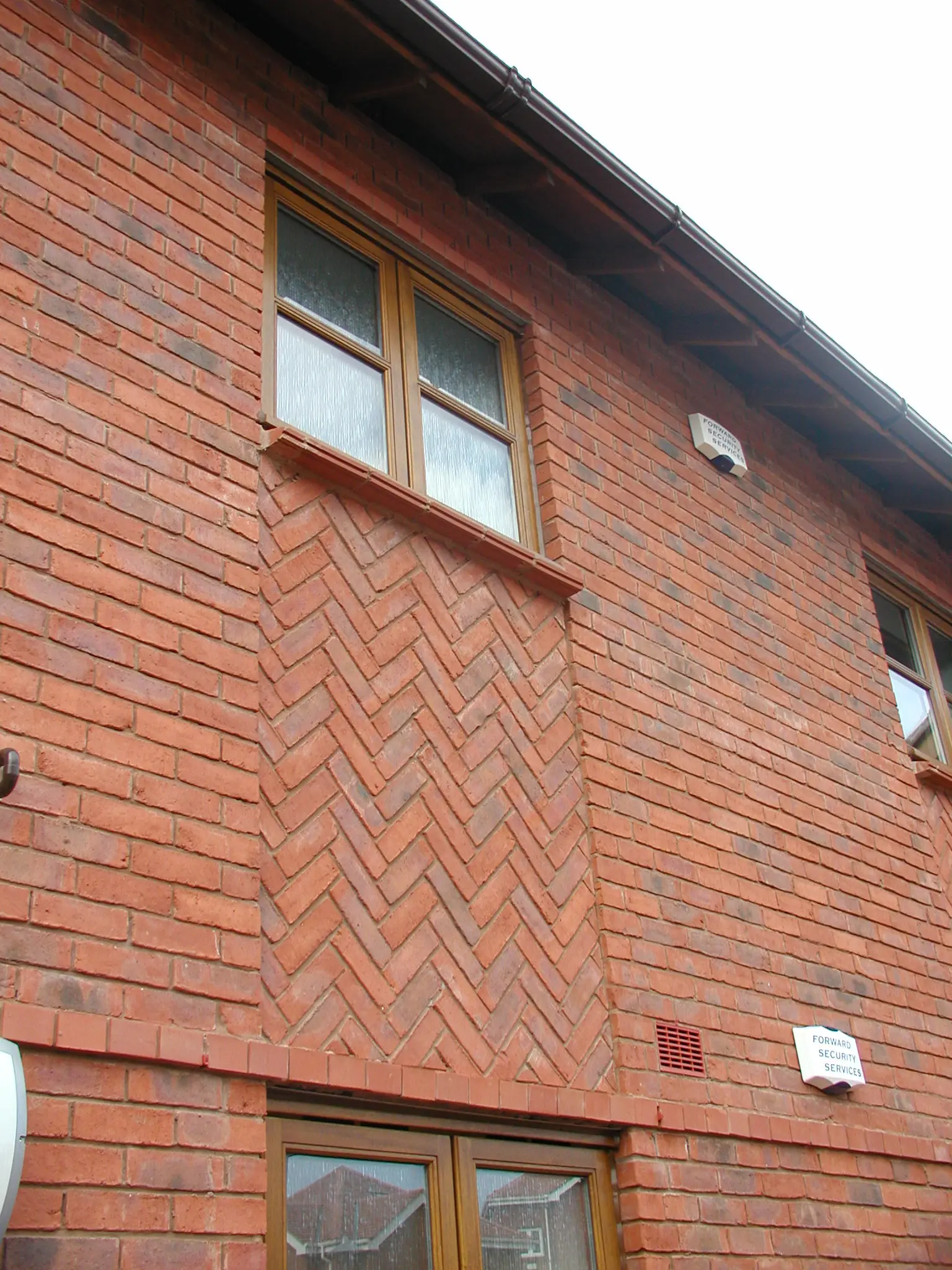 Brick type used: Commercial Red