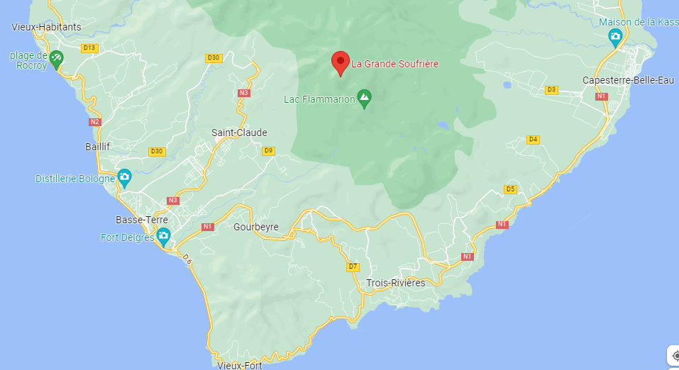 Explorez Le Volcan La Soufrière Ascension et Randonnée Jumbo Car