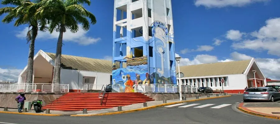 Eglise Saint-Louis au Gosier en Guadeloupe 