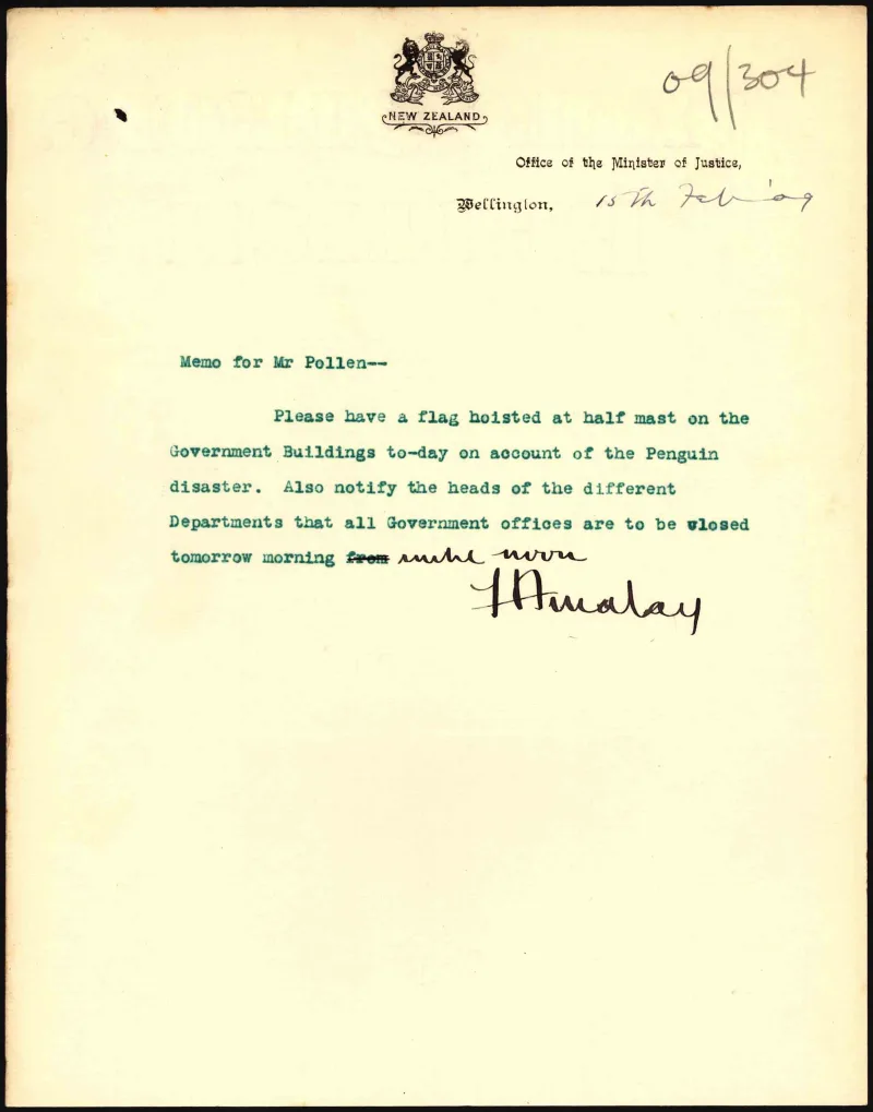 Notification of a half-day for the funeral of the victims