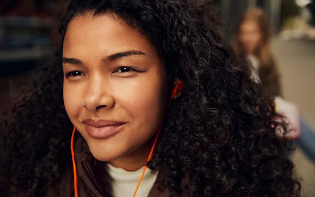 expiration date 2027_10_17_girl-cafe_16-10