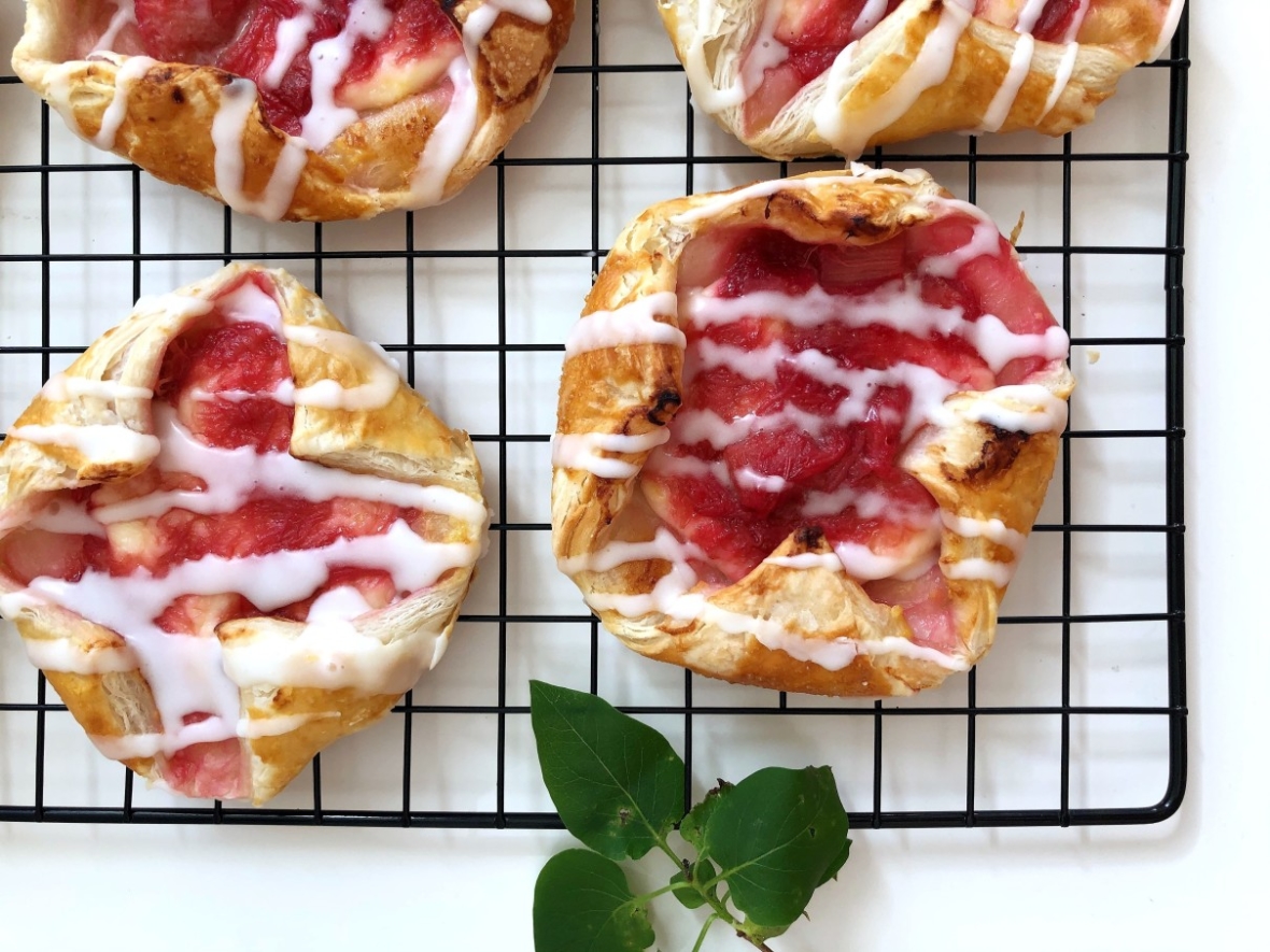 Recipe - Rhubarb & Cream Cheese Danish