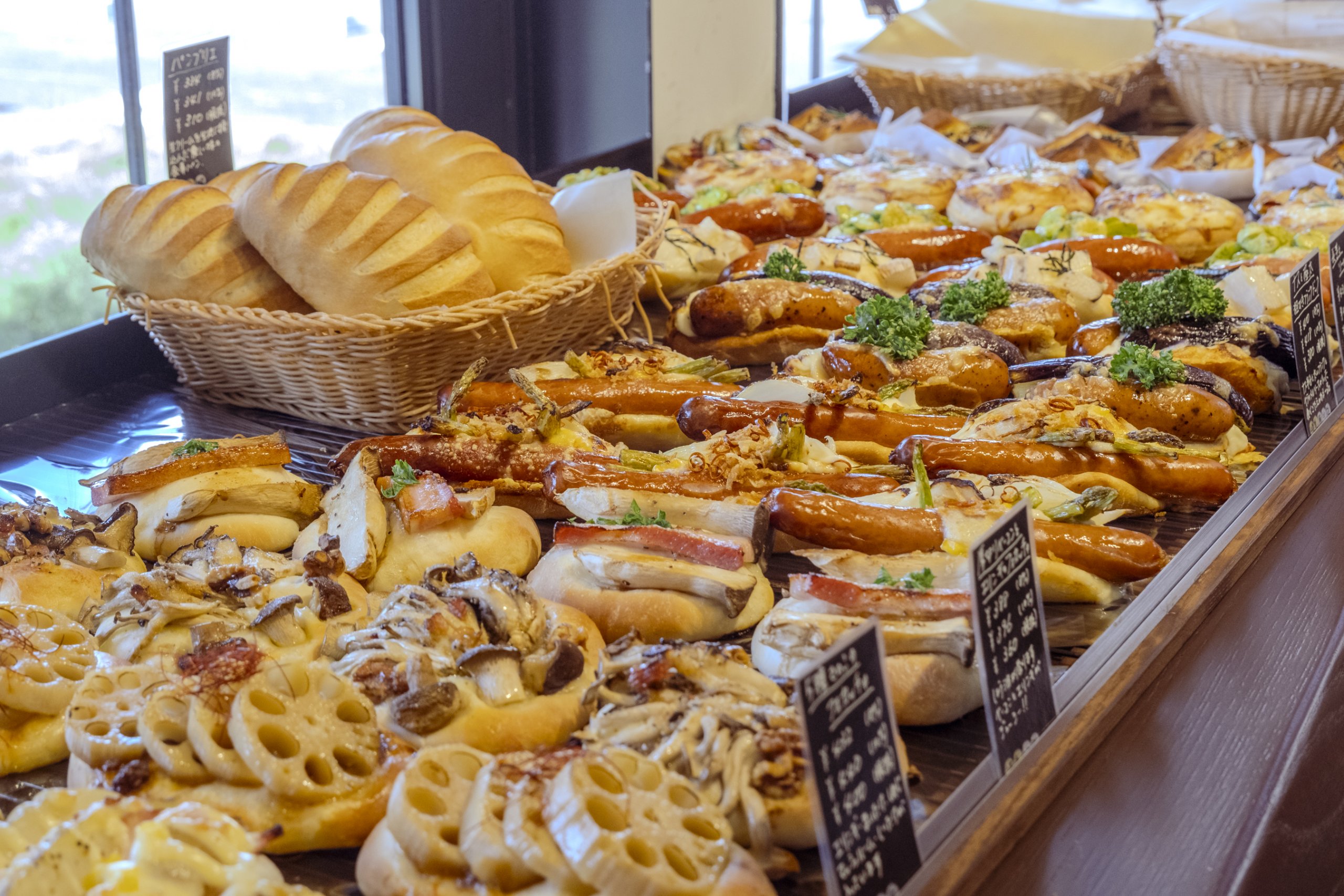 香川県高松市「ル パン ドゥ アベス」うどん県に黒船来航、目にも