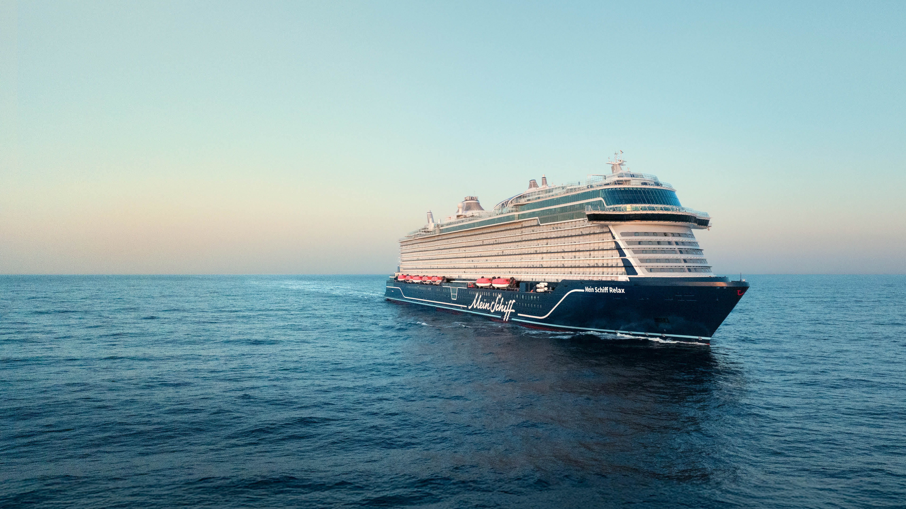 Mein Schiff Relax im Horizont