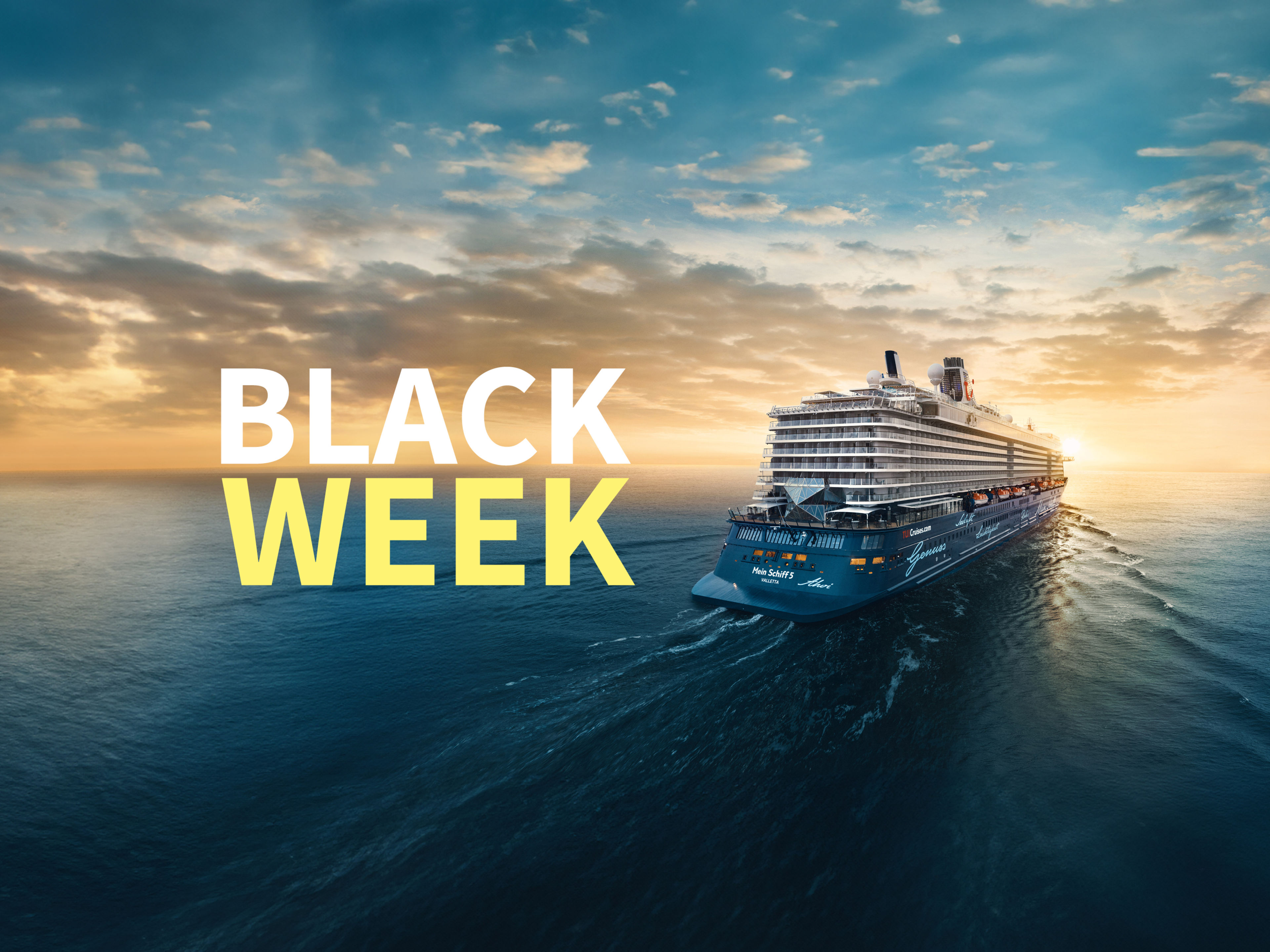 Mein Schiff Black Week Kreuzfahrtschiff der Mein Schiff® Flotte bei Sonnenuntergang, Schriftzug "Black Week".