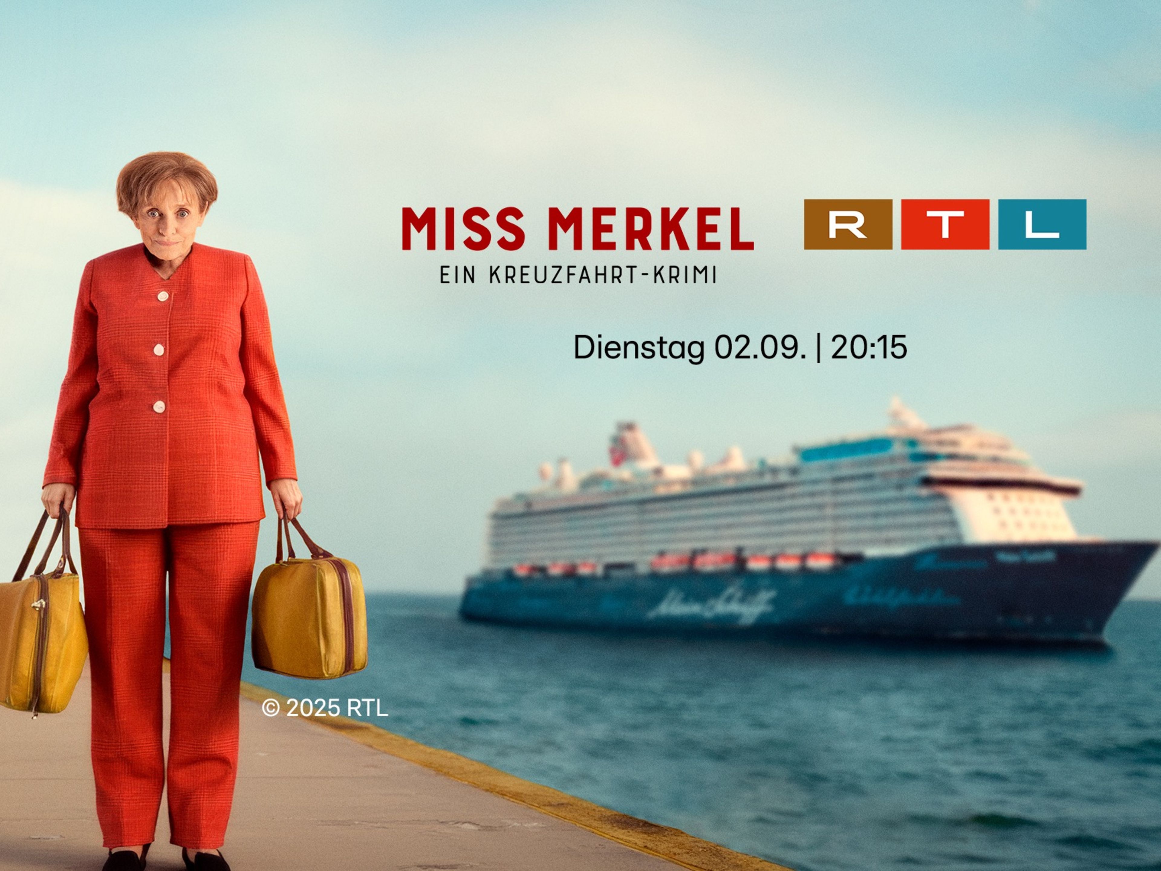 Frau in rotem Anzug mit Taschen, Kreuzfahrtschiff der Mein Schiff® Flotte im Hintergrund. Frau in rotem Anzug mit Taschen, Kreuzfahrtschiff der Mein Schiff® Flotte im Hintergrund.