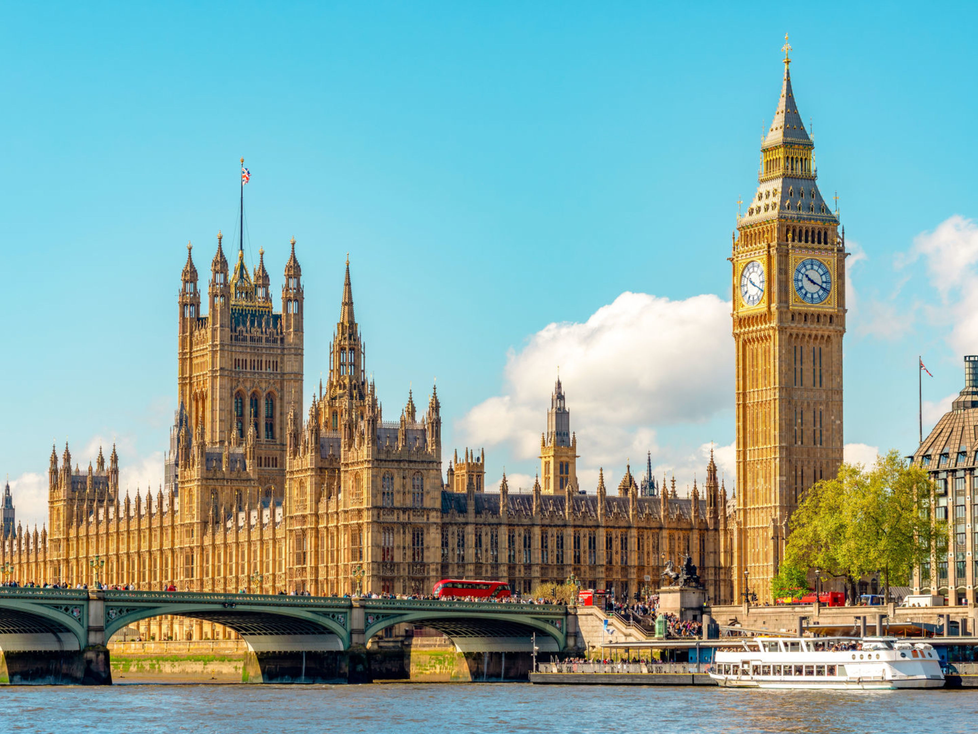 London Big Ben und Houses of Parliament, London, sonniger Tag.