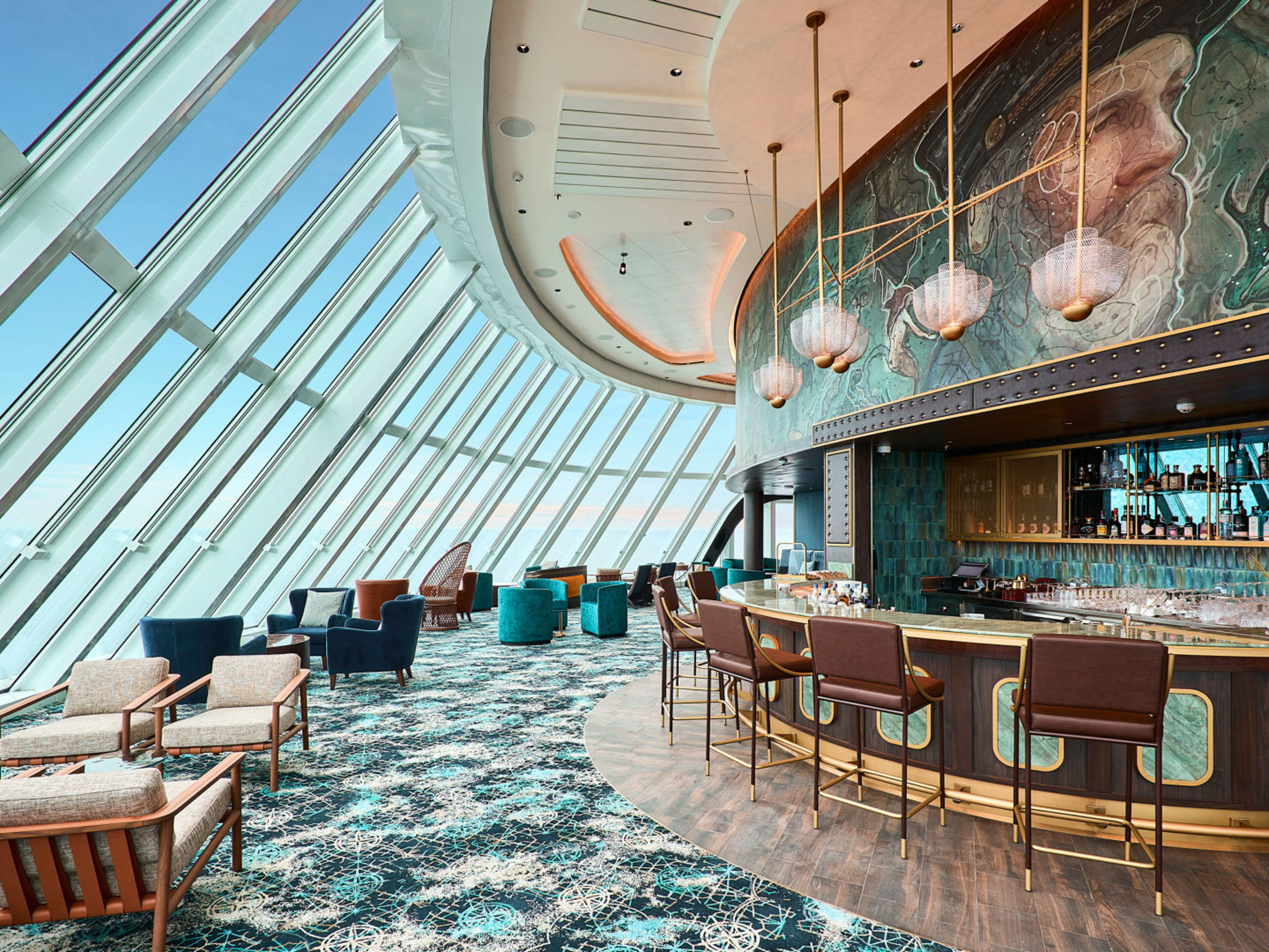 Moderne Bar mit Panoramafenstern, blauer Himmel, stilvolle Einrichtung. Moderne Bar mit Panoramafenstern, blauer Himmel, stilvolle Einrichtung.