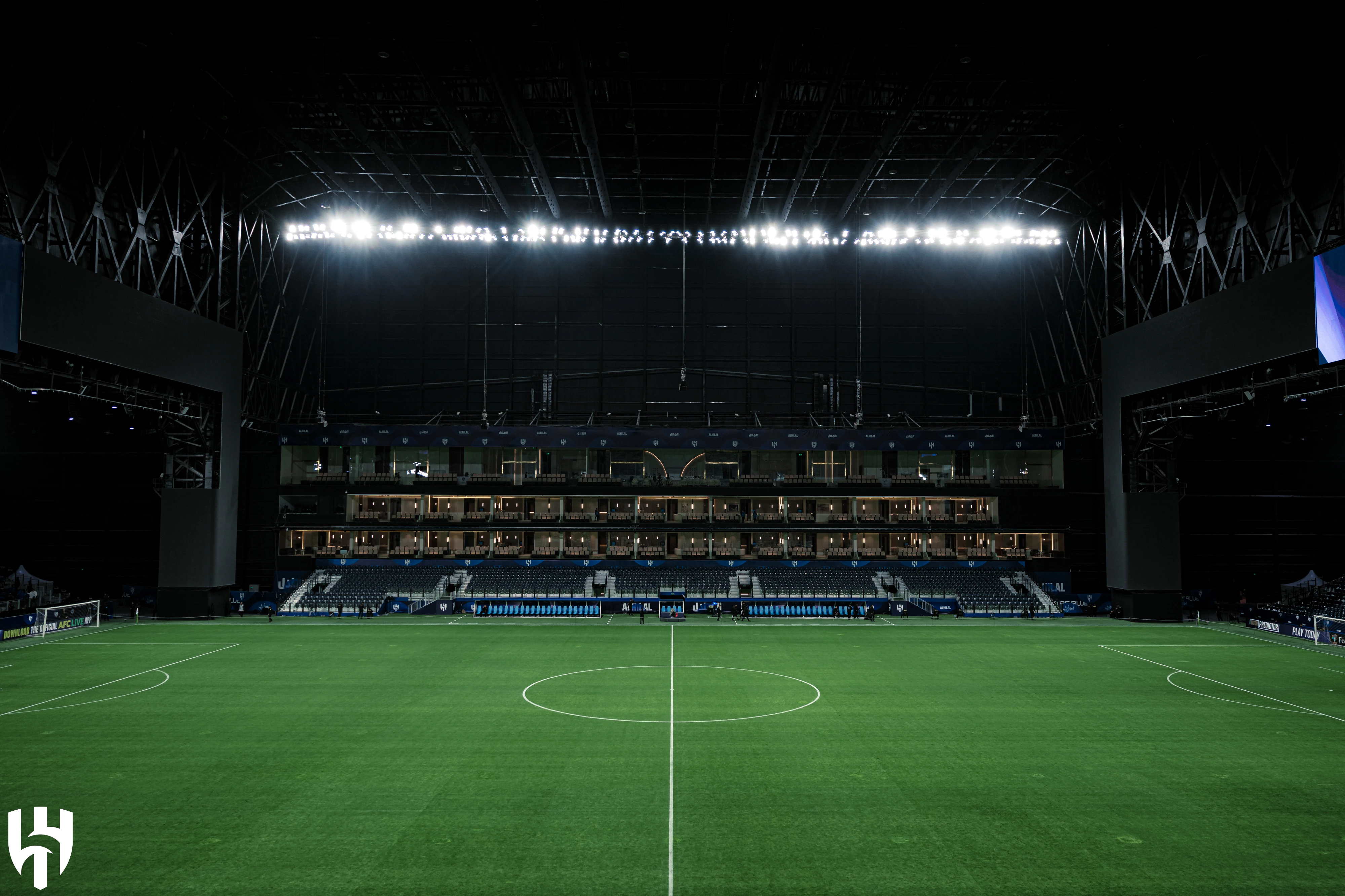 womens team celebrating 01 Image