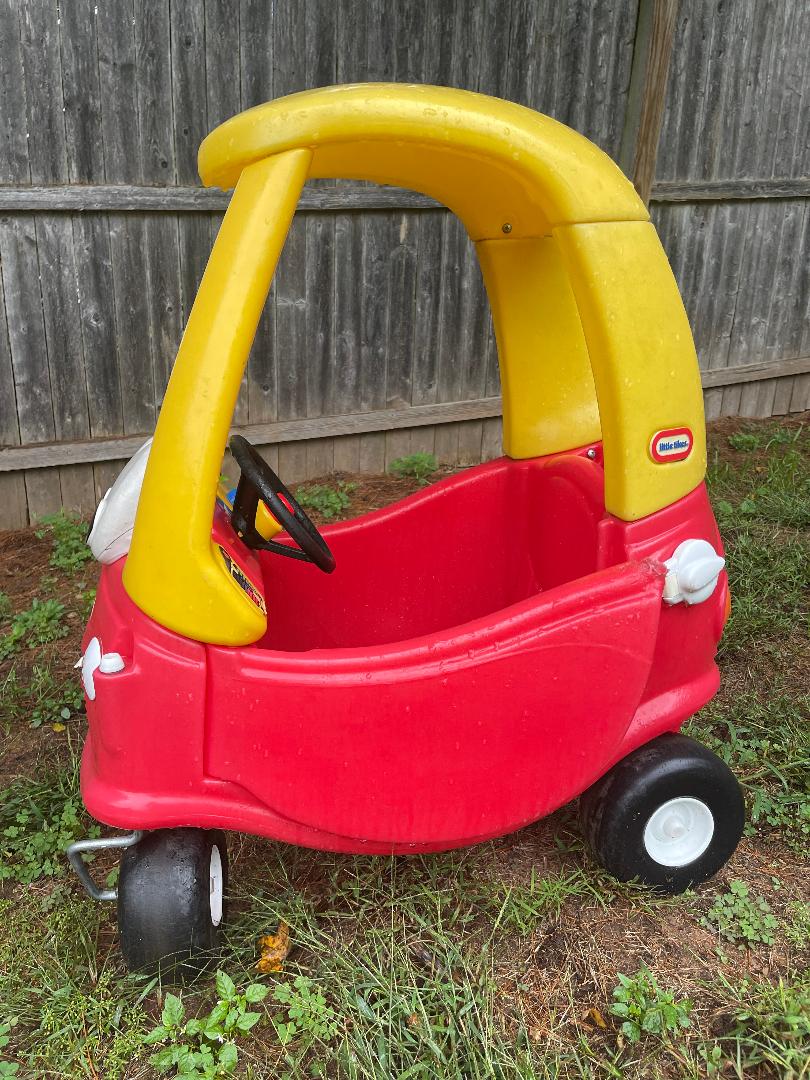 Cozy Coupe Outside