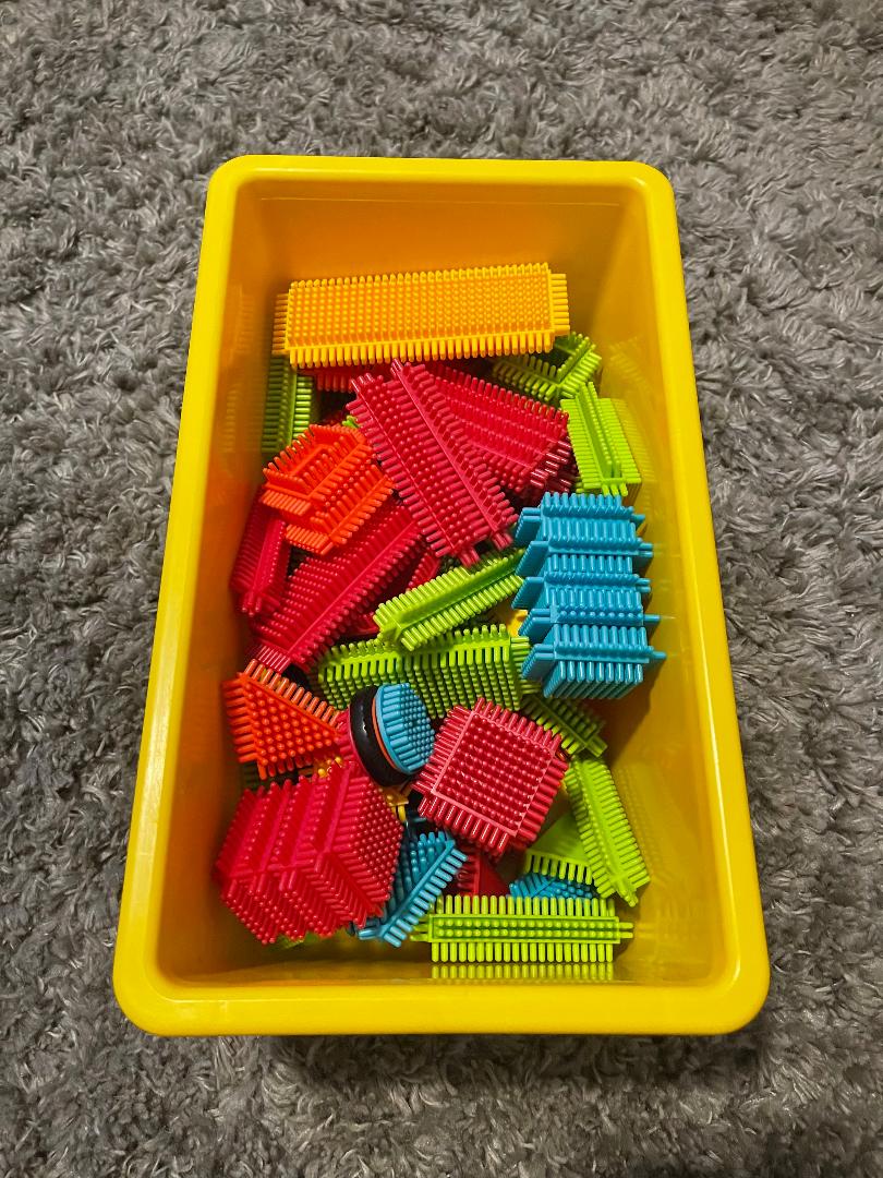 Building cars with Bristle Blocks