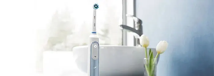 Quelle est la meilleure brosse à dents électrique pour les broches? article banner