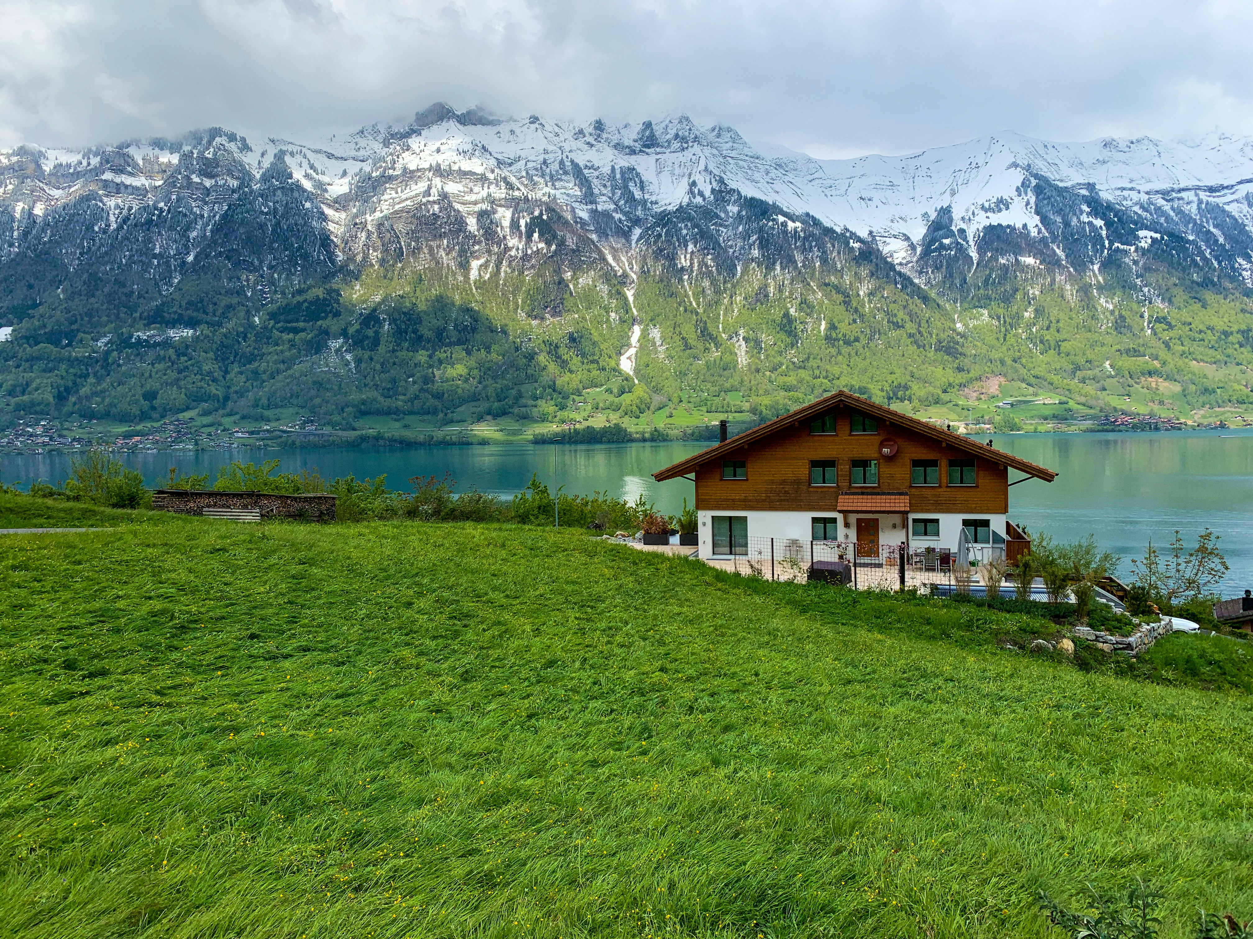 Cabin with flowers