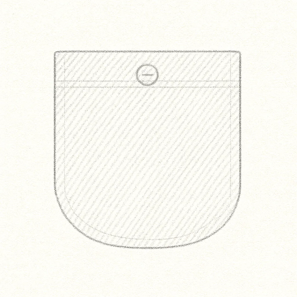 Brusttasche rund mit Knopf