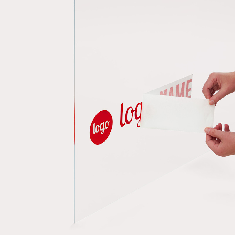 Lettres découpées en film vinyle adhésif