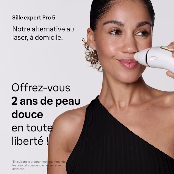 Une femme utilisant le Braun Silk·expert Pro 5 sur sa lèvre supérieure. Une femme utilisant le Braun Silk·expert Pro 5 sur sa lèvre supérieure.