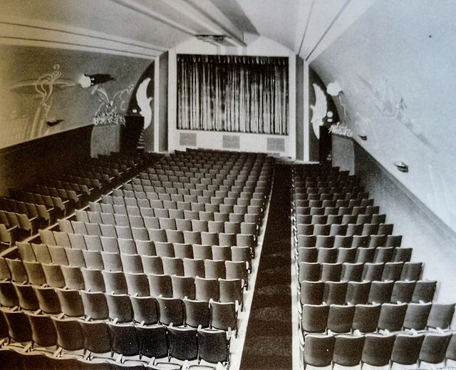 Airway Seating and screen