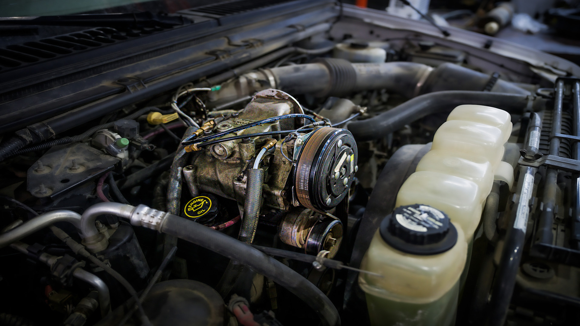 Why You Might Not Want An Underhood Air Compressor